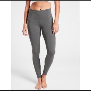 Athleta Salutation Stash XS Light Gray